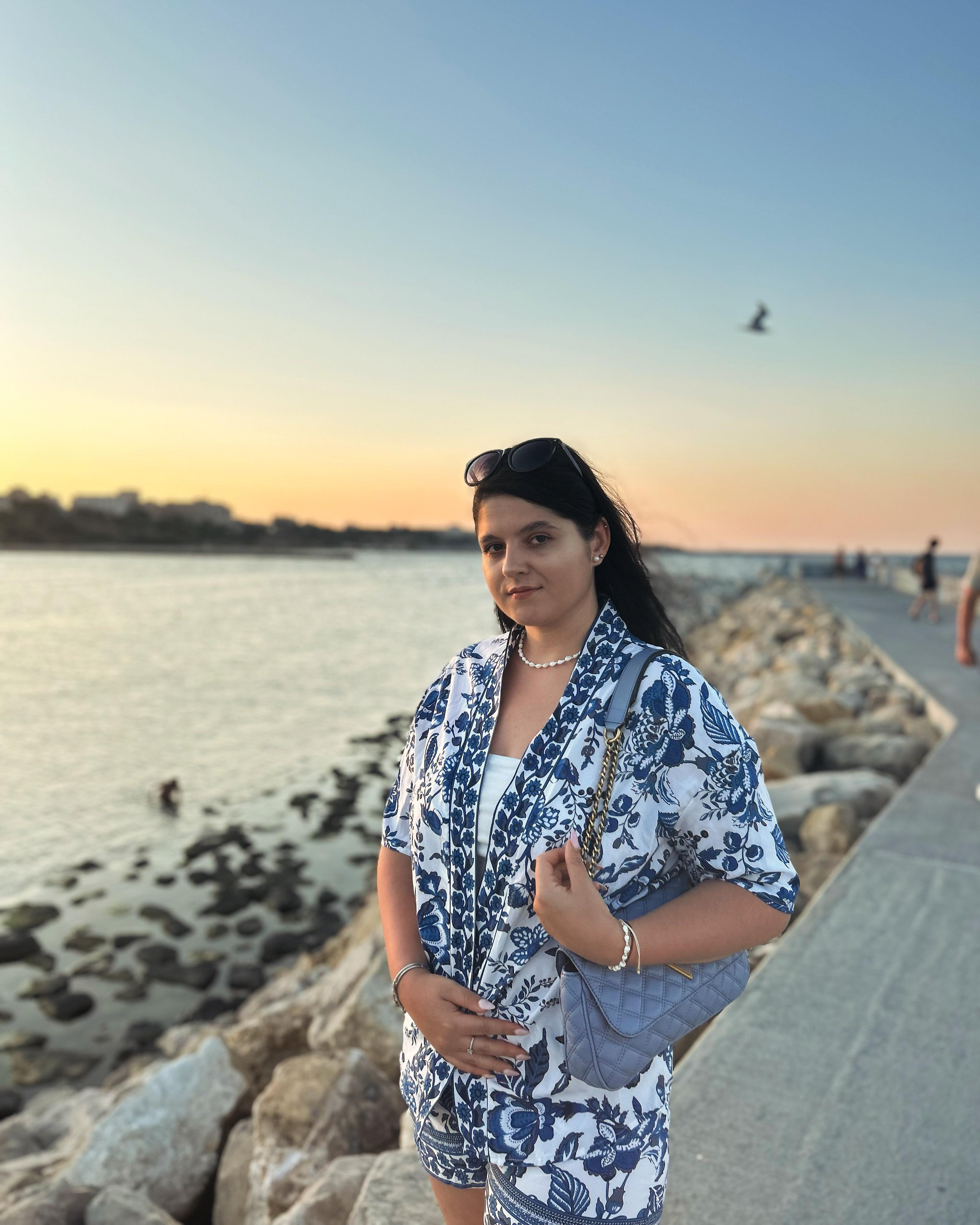 Lavinia-Elena C