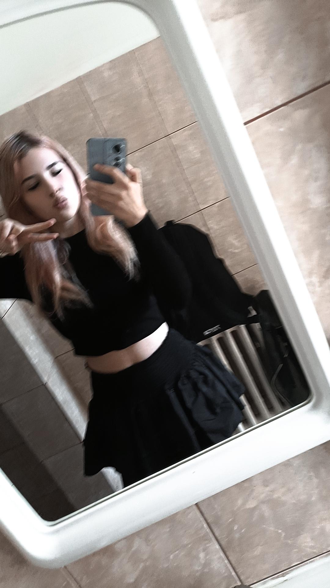 Alexandra Rosa-Mary  D