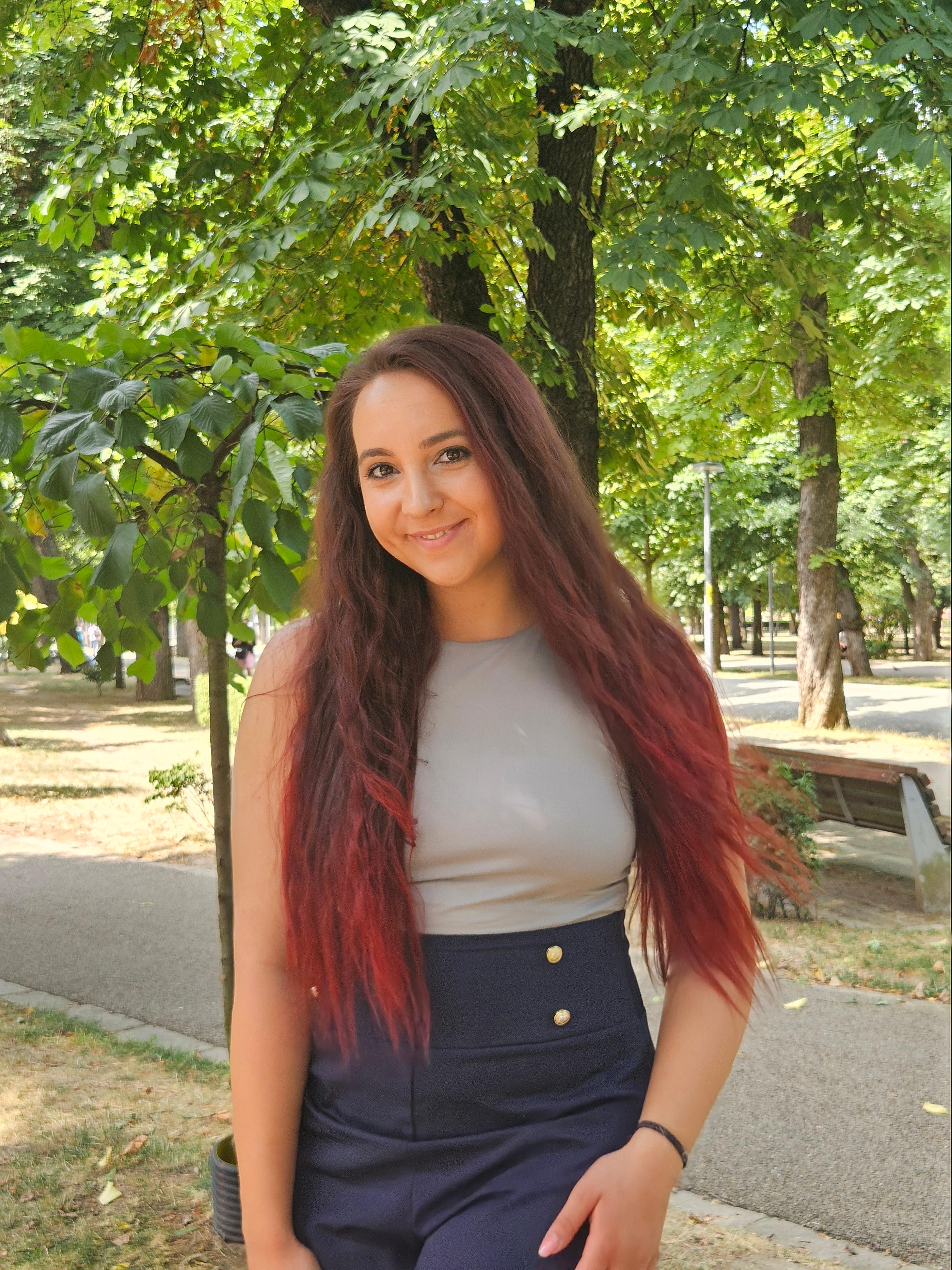 Loredana Andreea T
