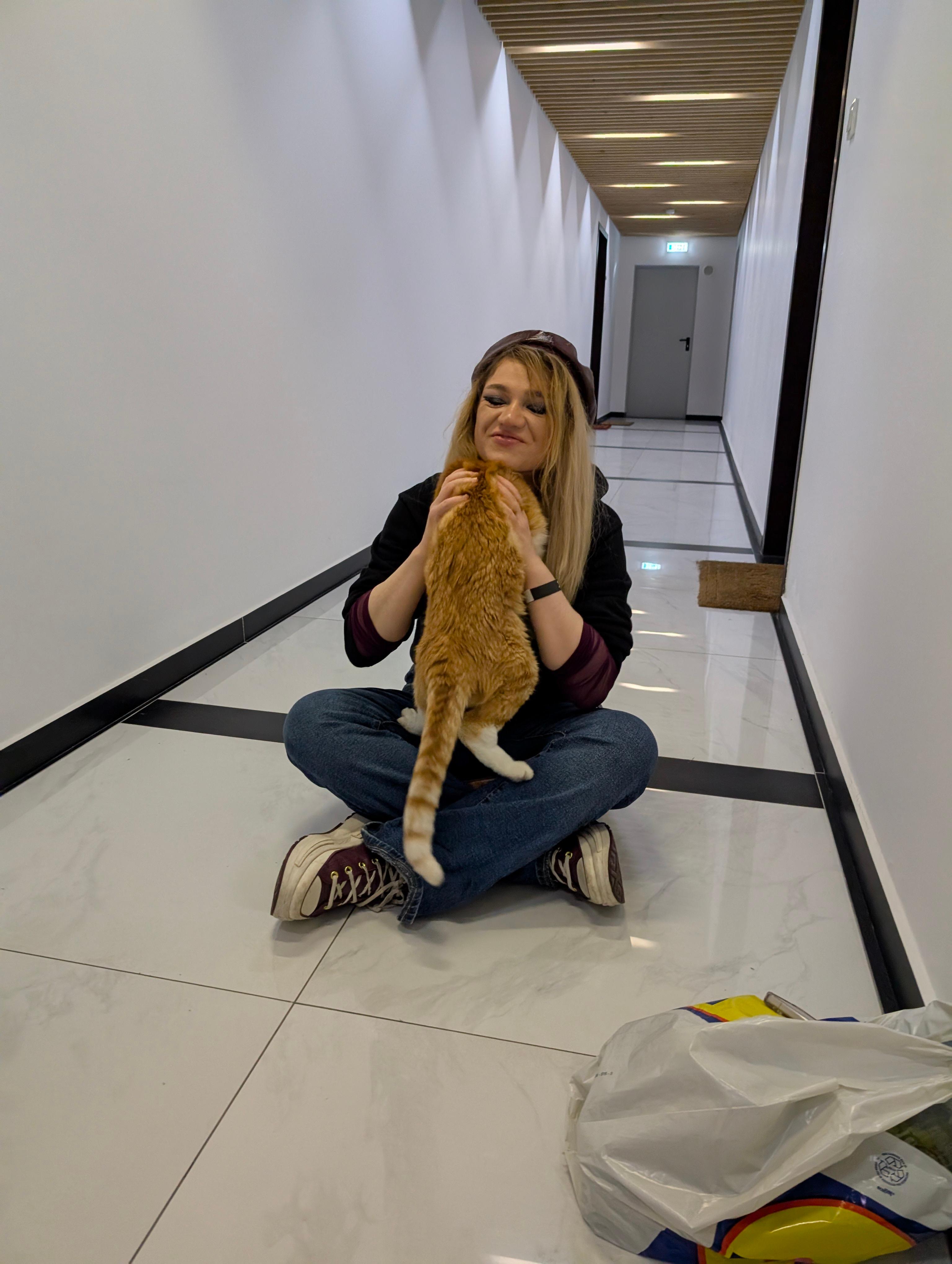 Alexis (Cat sitter) ✓