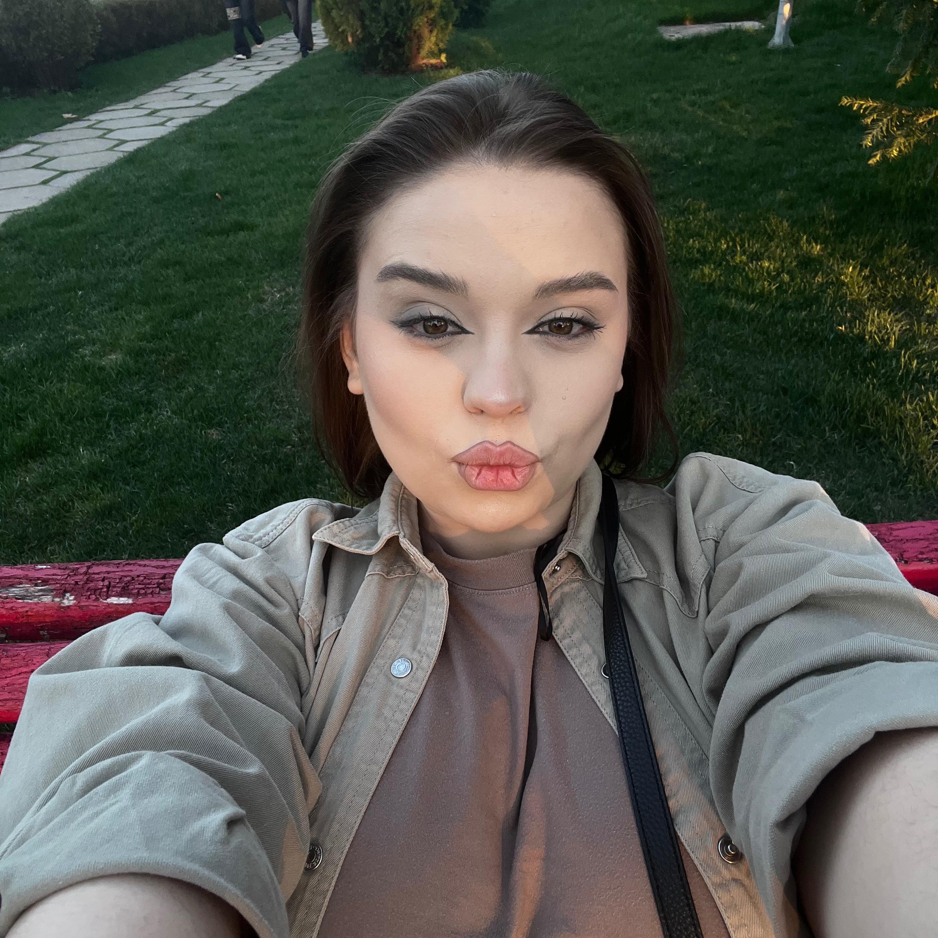 Raluca E