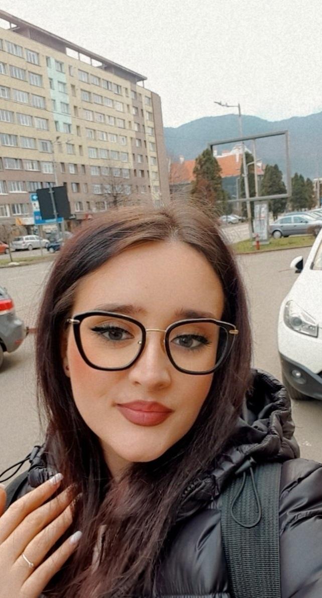 Roxana Maria  G